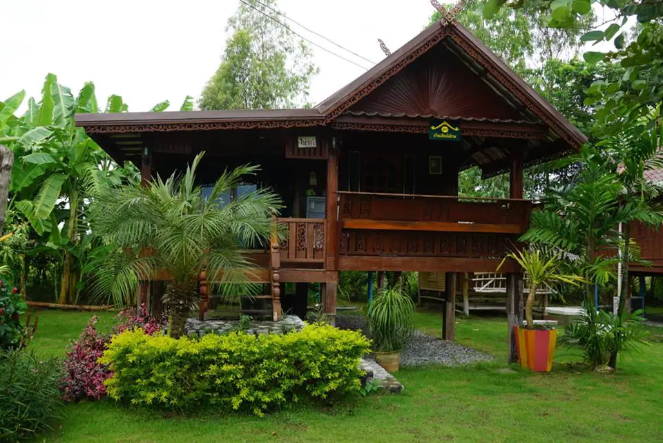 Resort-Style Wooden Houses 1