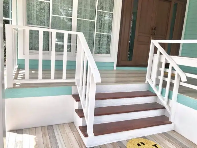 Country Style 2-Bedroom porch