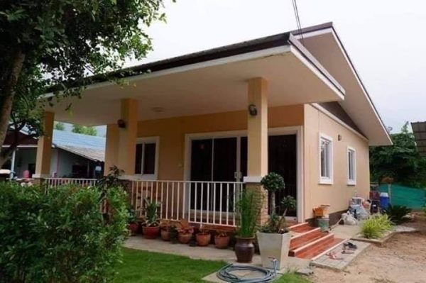 Compact 2-Bedroom House with Beautiful Garden