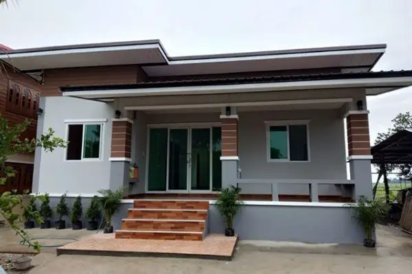 1-Story Modern Style House