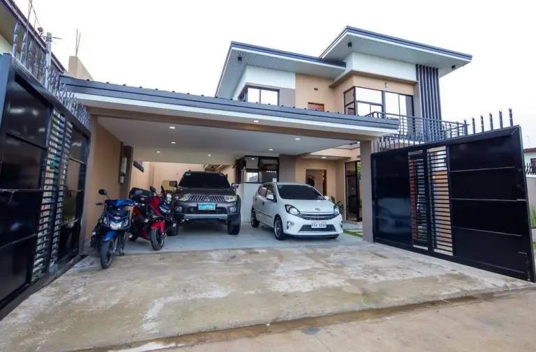 Grand House with Huge Garage